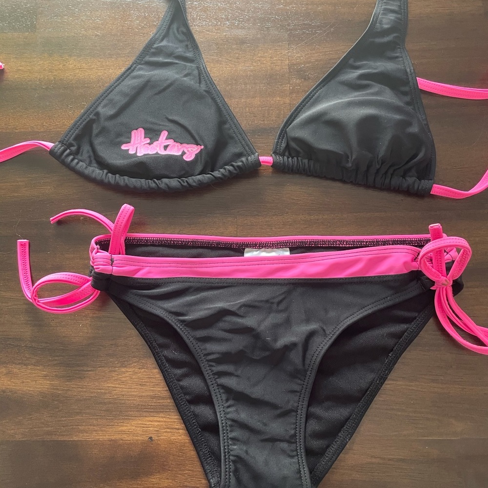 Hooters Bikini